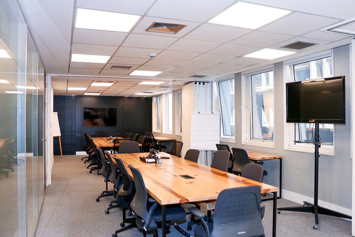 Sala de reunião equipada – Salas de Reunião